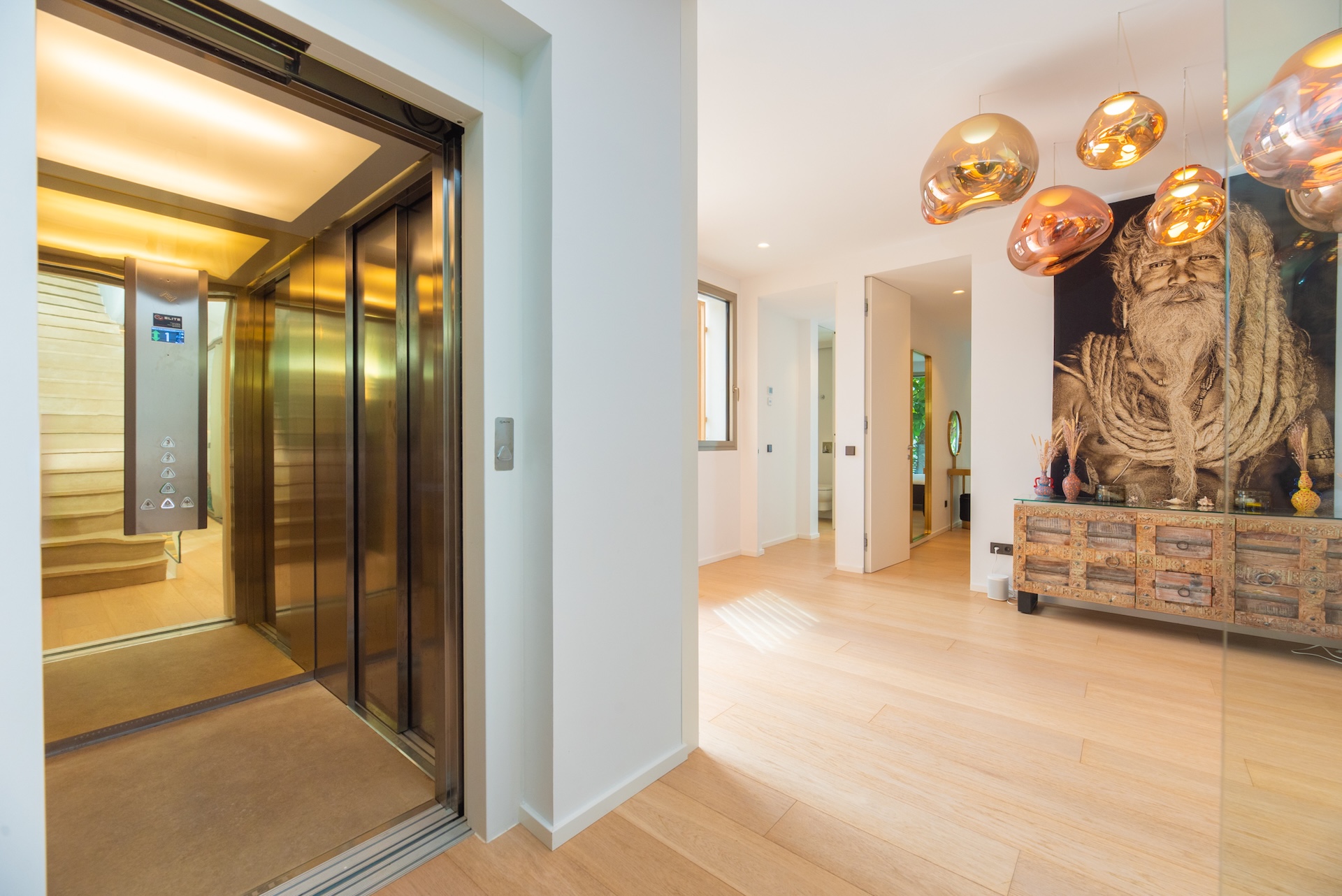 Resa Estates Ibiza sale villa Marlin vieuws hallway 3.jpg